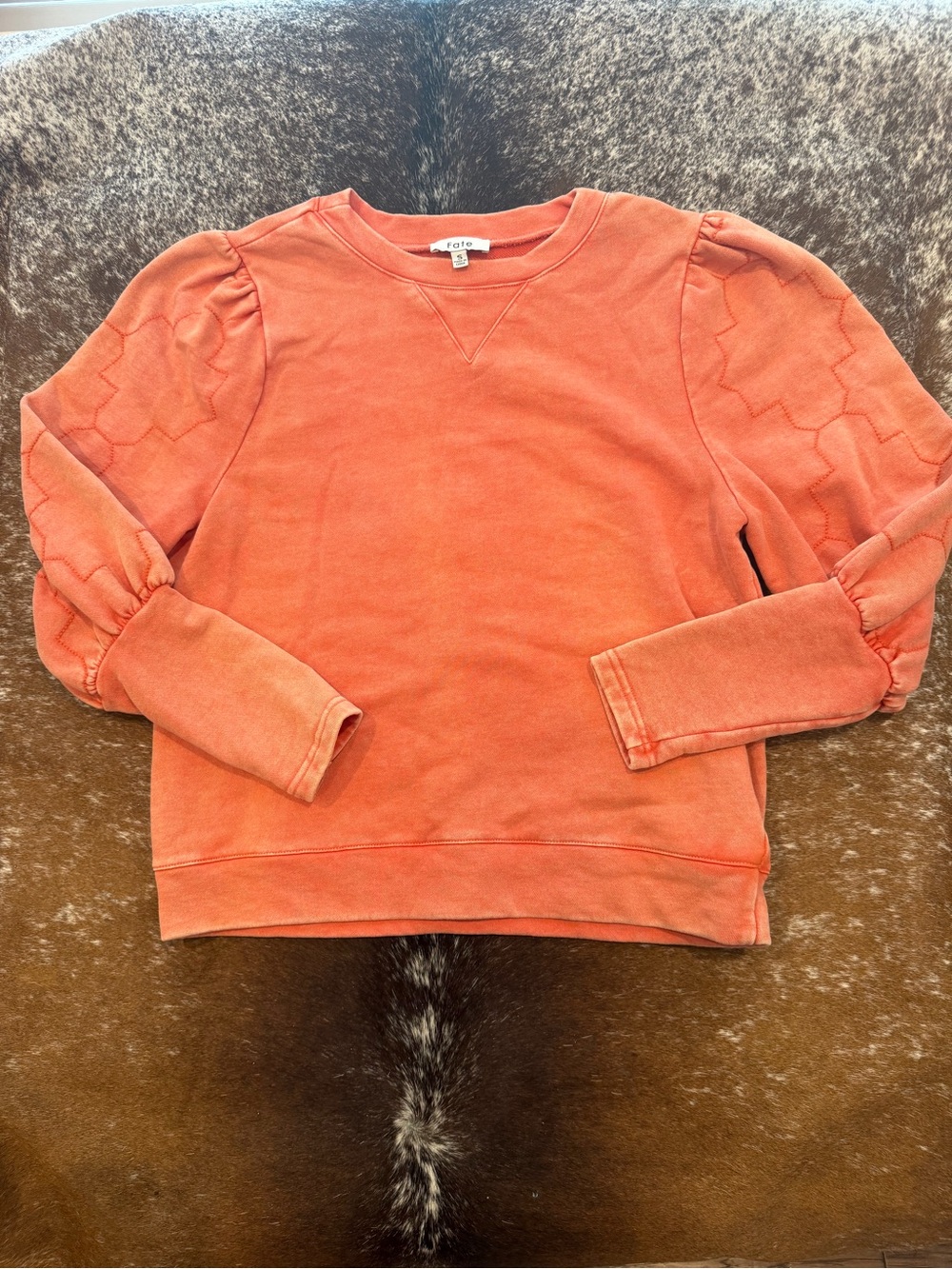 Fate Women’s Burnt Orange Puff Sleeve Sweatshirt Size Small